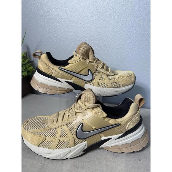 Size Woman 12 , Men 10.5 - Nike V2K Run Sesame W - Picture 3 of 9